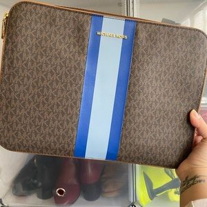 MICHAEL KORS JET SET LOGO STRIPE 13 INCH LAPTOP CASE